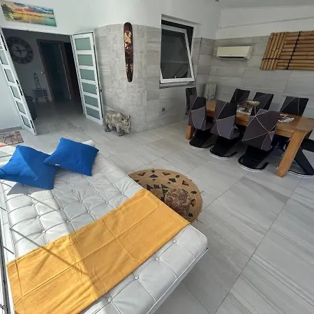 Afrika Con Jacuzzi Tatil Evi *